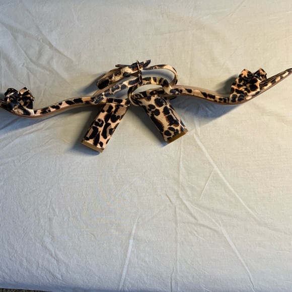 Betsy Johnson ILIANA velvet animal print sandals. NEW W/O TAGS OR BOX. - Picture 5 of 7